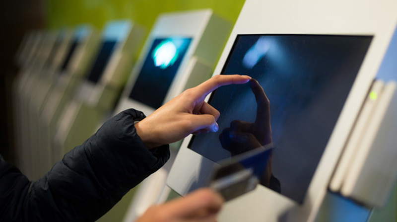 Touch Screen Solution In The Corporate Sector – Benefits Of Touch-Screen  Technology